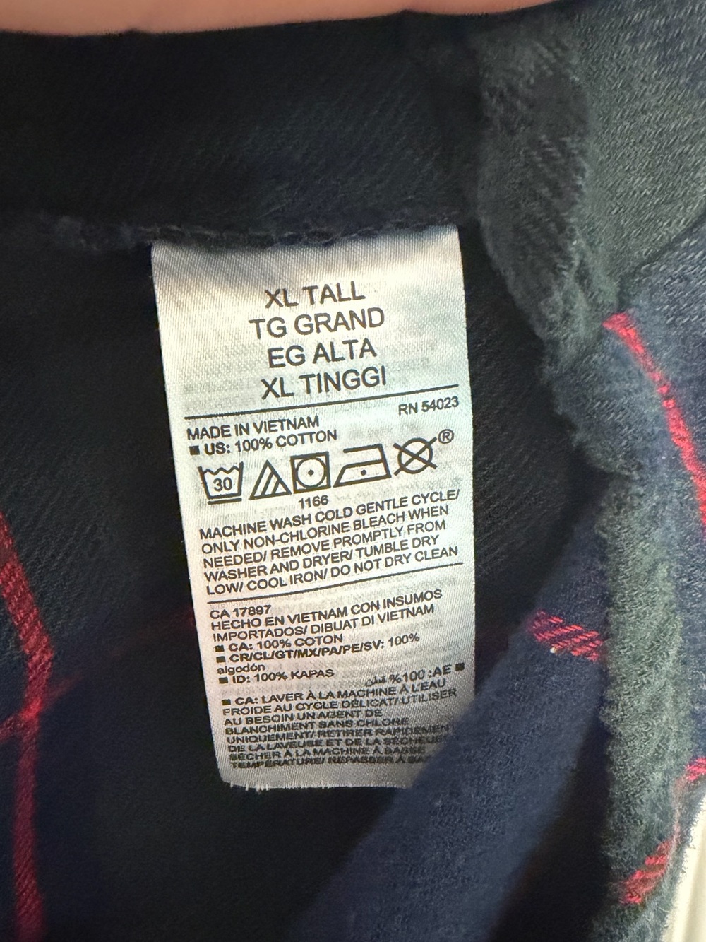 Flannel Plaid Collared Button Up - Old Navy - XL Tall - Picture 4 of 4